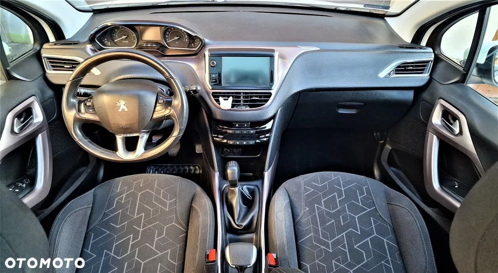 Peugeot 2008 1.2 Pure Tech Active EU6 - 9