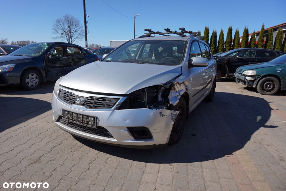 KIA CEED I LIFT KOMBI 2011 9S 1.6 16V G4FC 123KM M6CF1 SREBRNY na części - 1