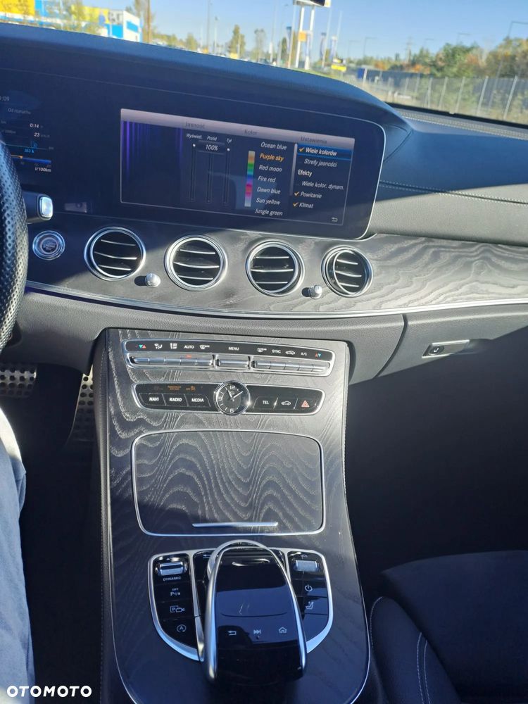 Mercedes-Benz Klasa E 220 d T 9G-TRONIC AMG Line - 11