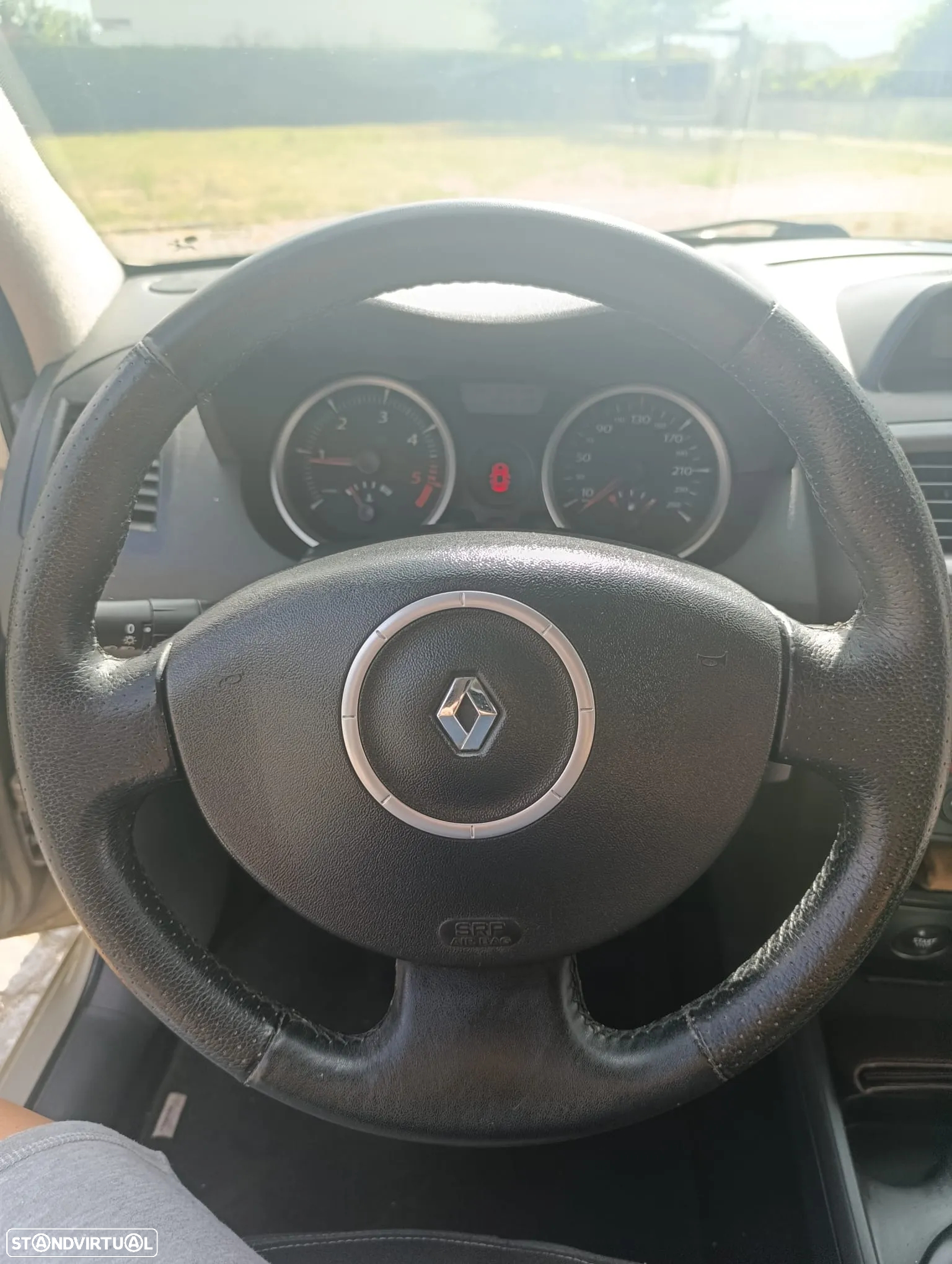 Renault Mégane 1.5 dCi Dynamique - 9