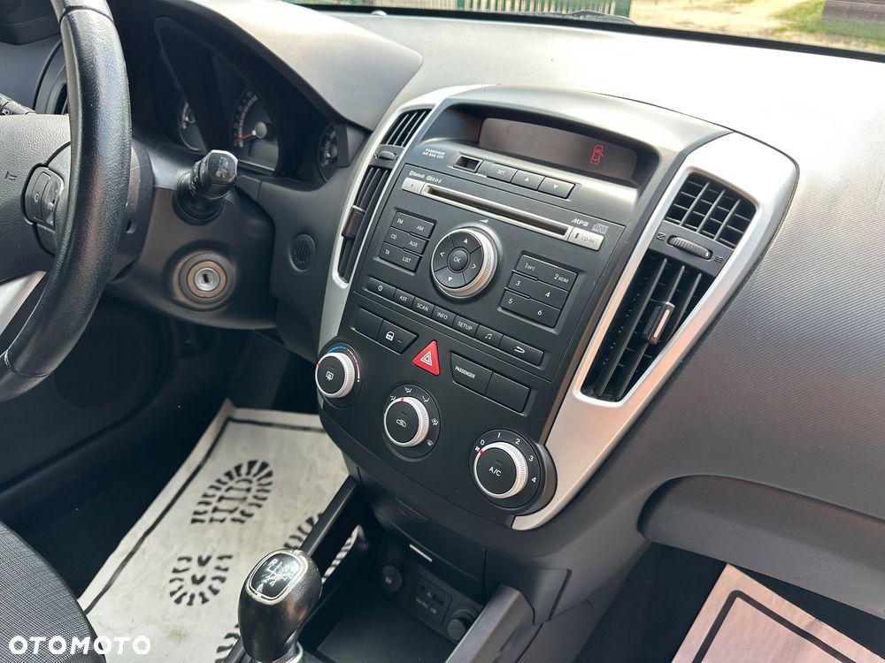 Kia Ceed 1.4 CVVT LX - 16