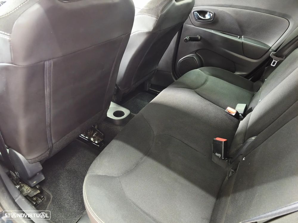 Renault Clio - 10