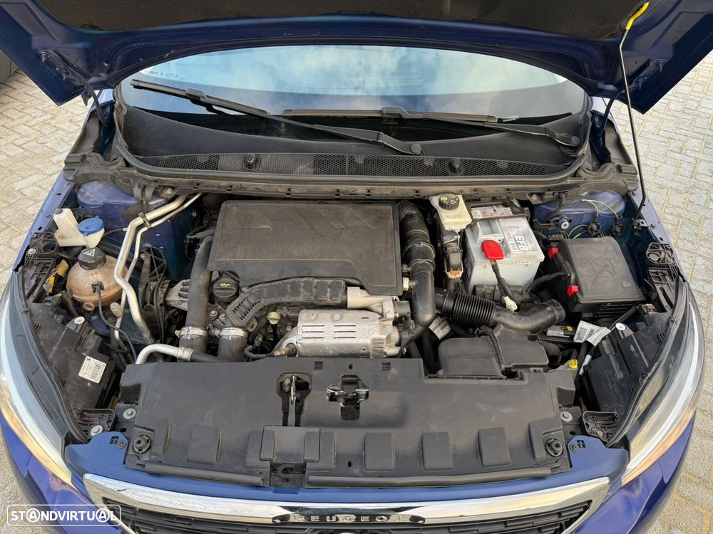 Peugeot 308 1.2 PureTech Allure Pack - 12