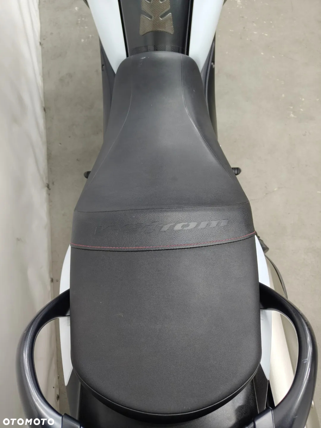 Suzuki V-STROM - 12