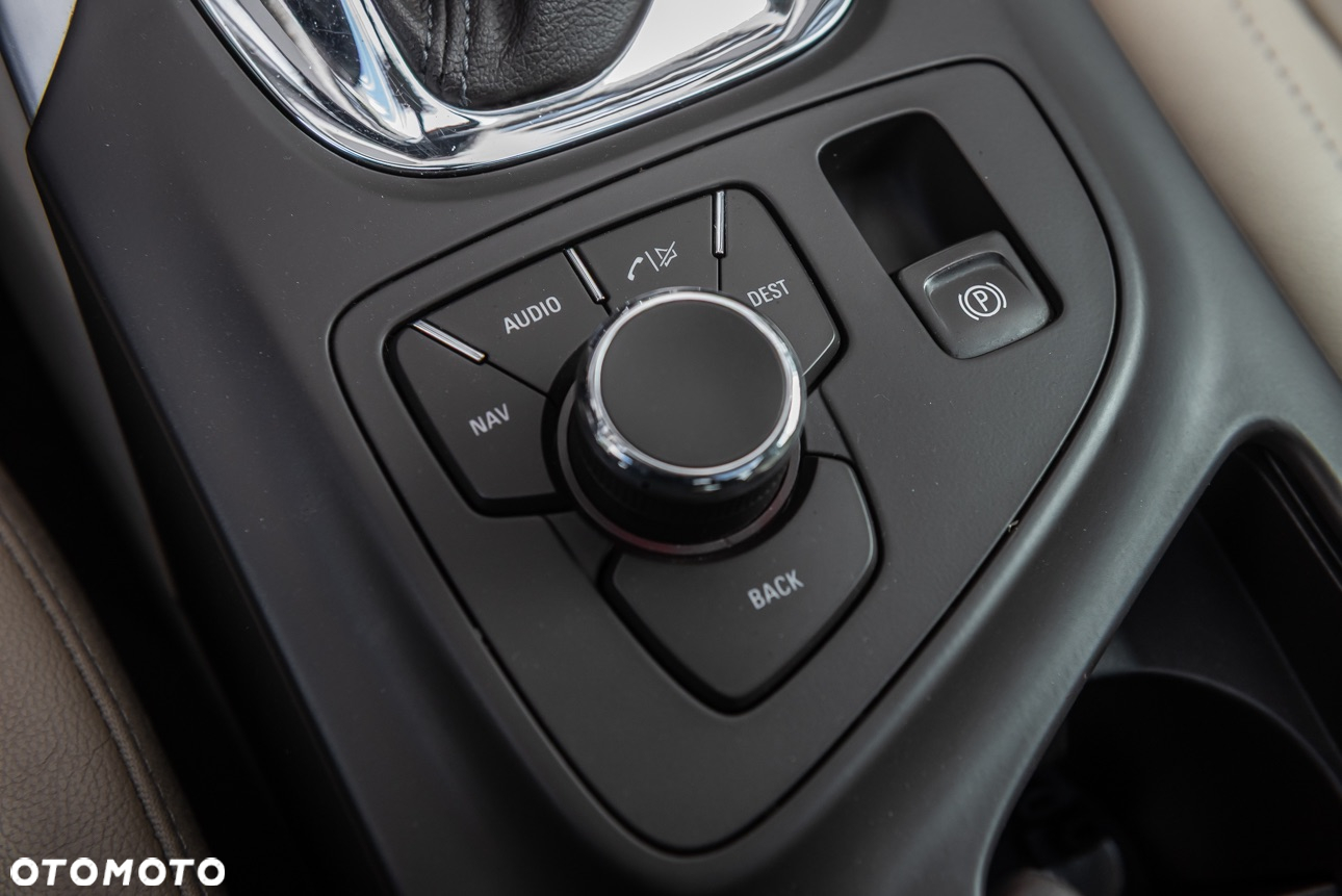 Opel Insignia - 30