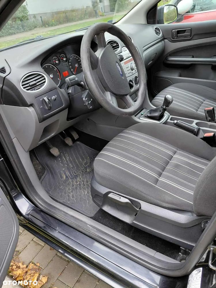 Ford Focus 1.6 Ambiente - 3