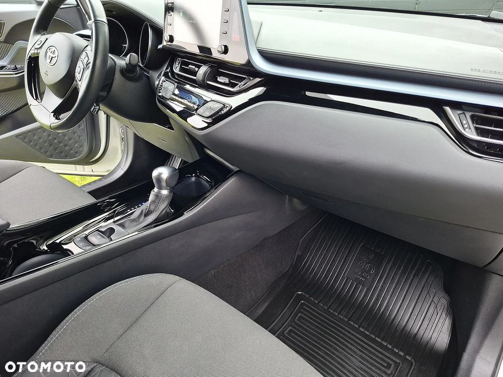 Toyota C-HR - 11