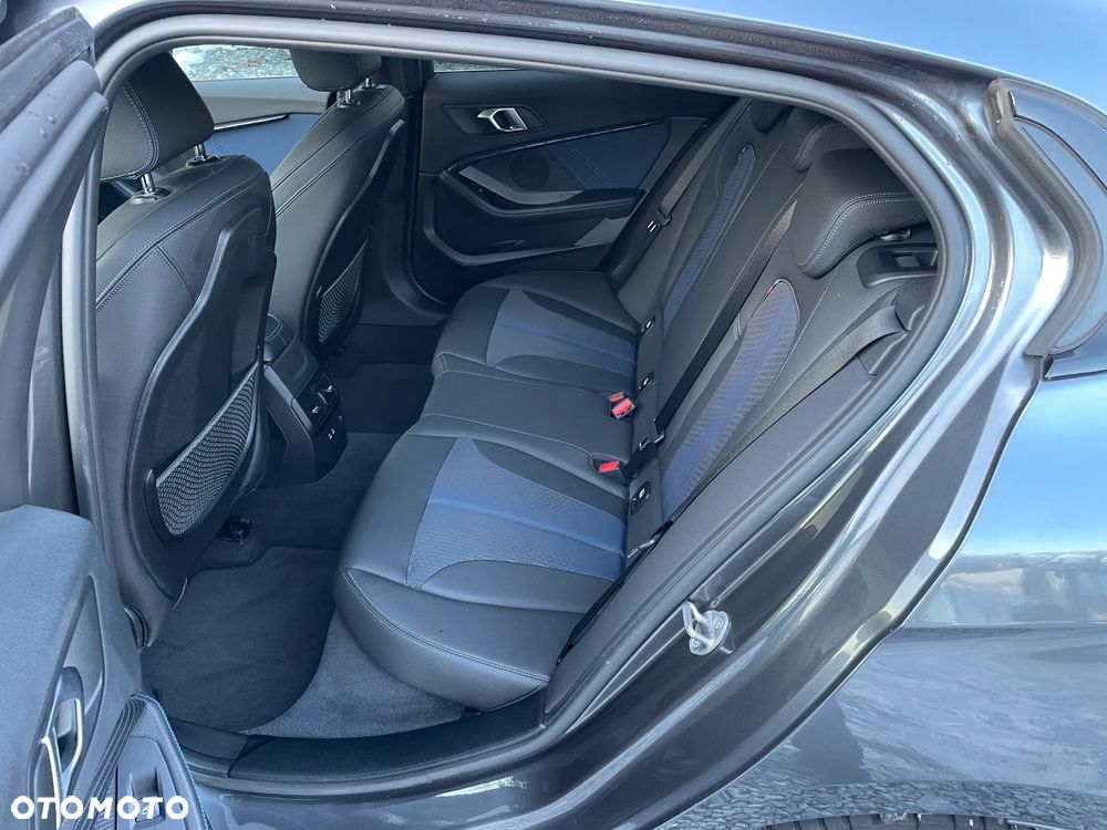 BMW Seria 1 120d xDrive Edition M Sport Shadow - 21