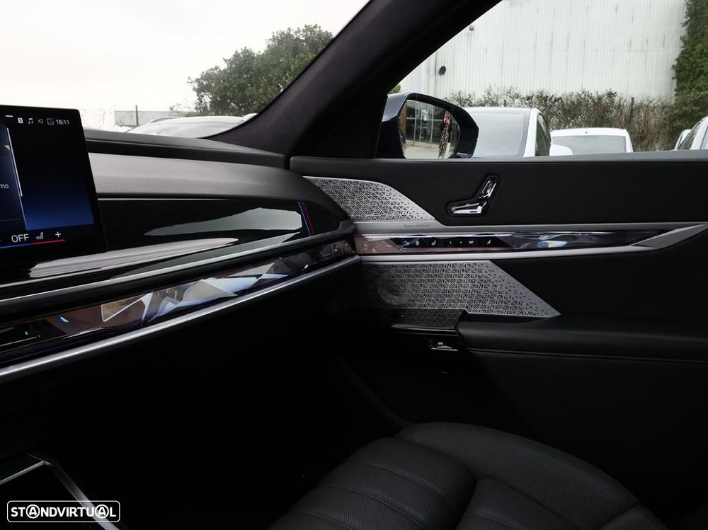 BMW i7 xDrive60 - 38