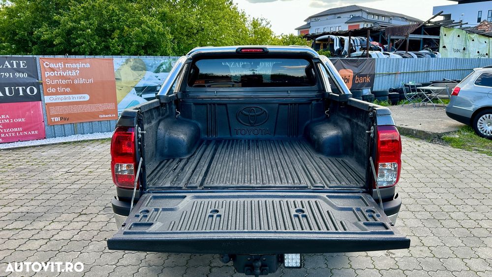 Toyota Hilux - 10