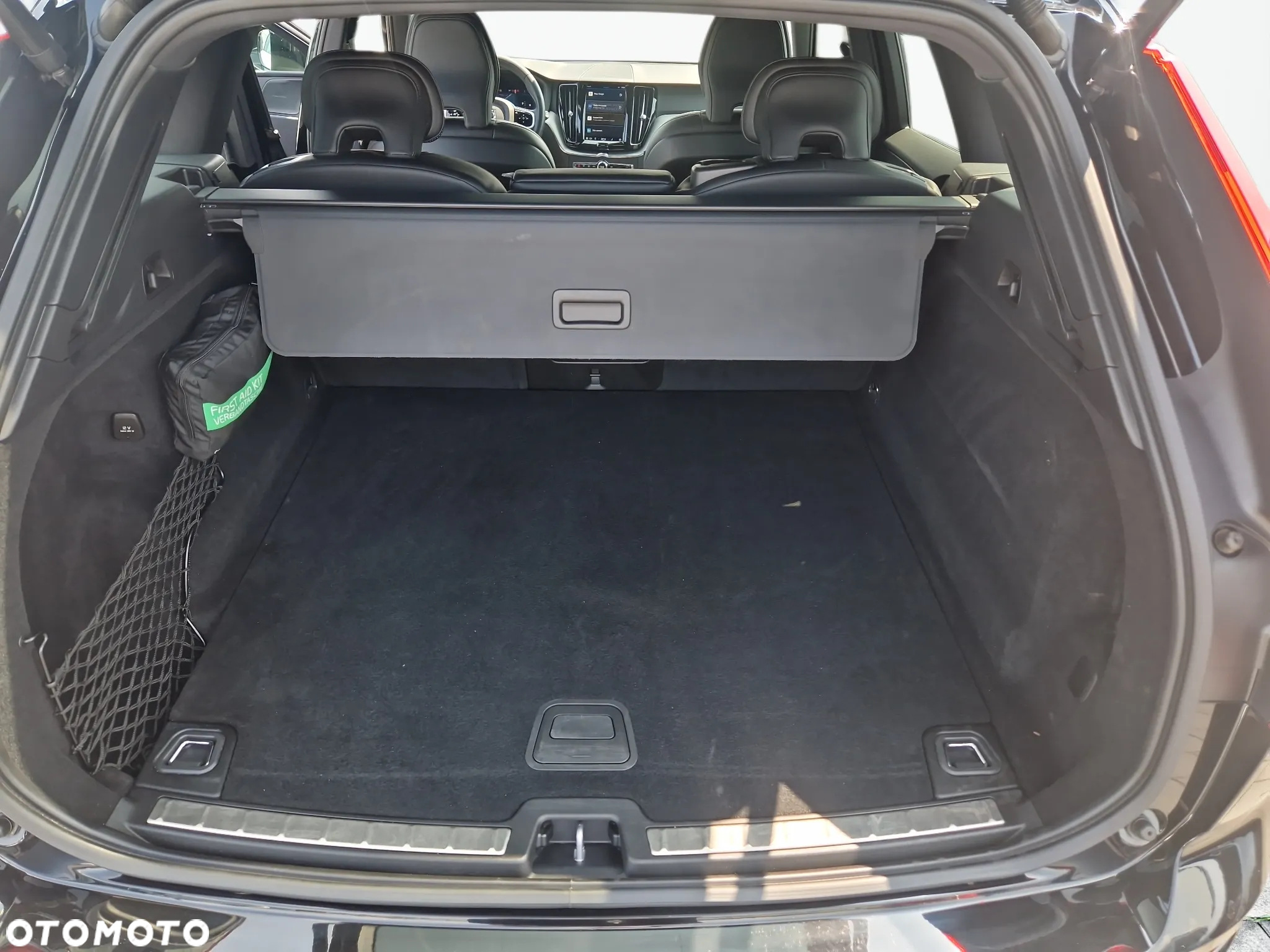 Volvo XC 60 D5 SCR AWD R-Design - 17