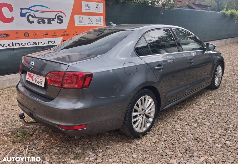 Volkswagen Jetta - 5