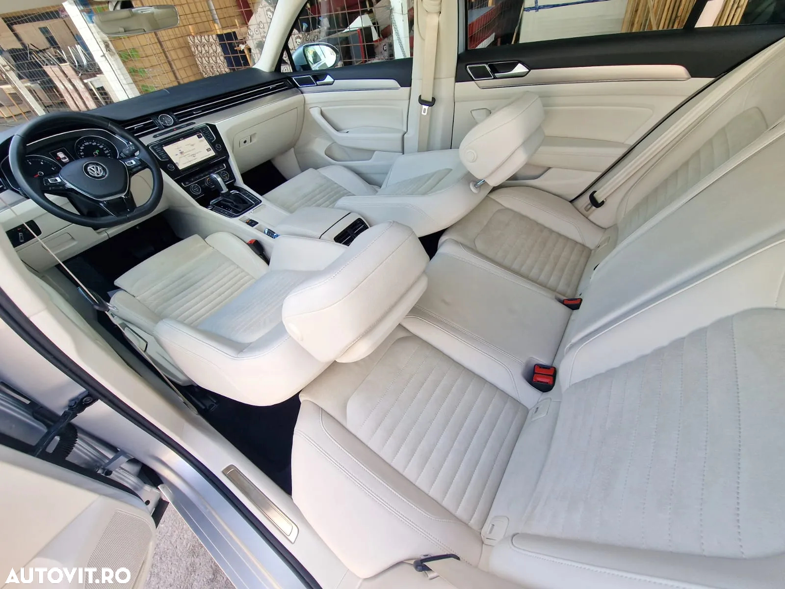 Volkswagen Passat Variant 2.0 TDI DSG 4Motion Highline - 13