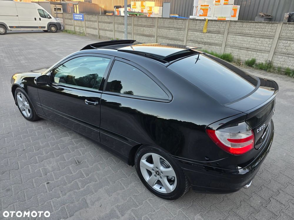 Mercedes-Benz Klasa C 200 Kompressor Sportcoupe - 4