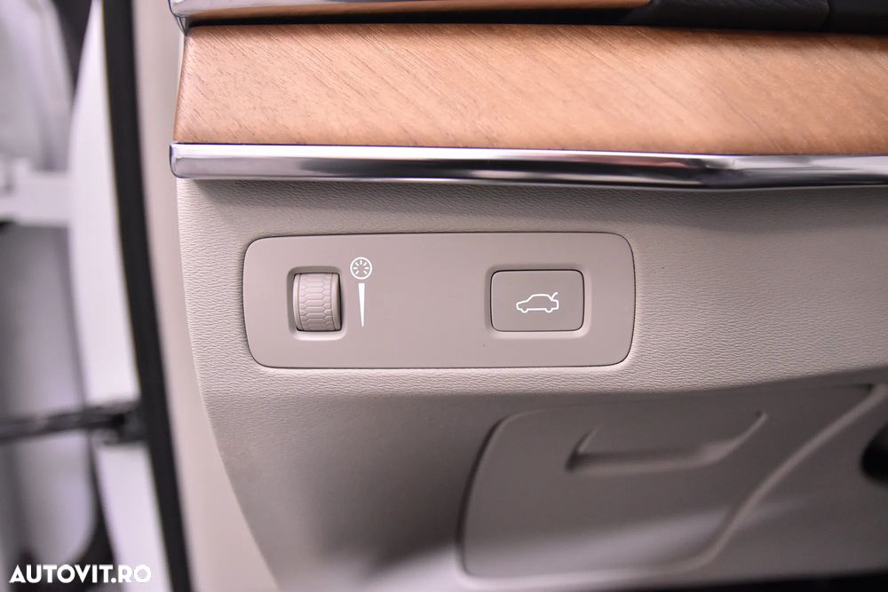 Volvo XC 90 D5 AWD Momentum - 16