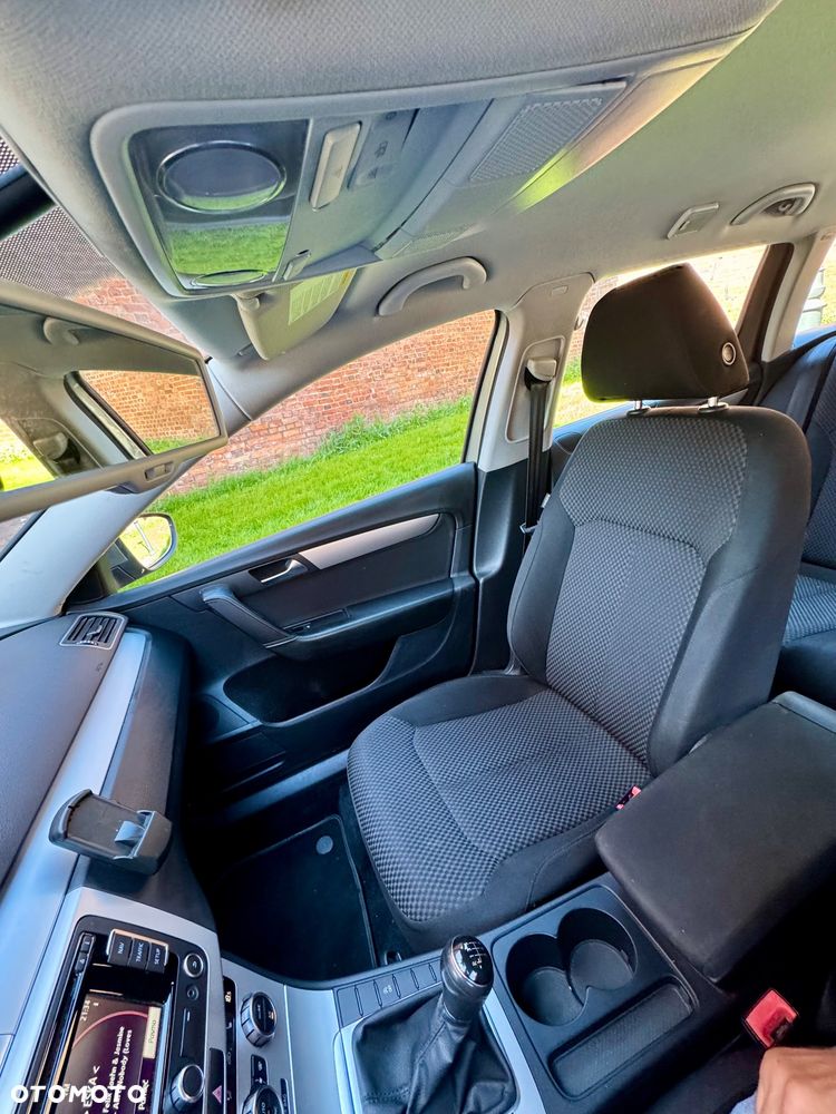 Volkswagen Passat - 26