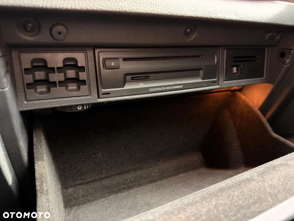 Volkswagen Golf - 33