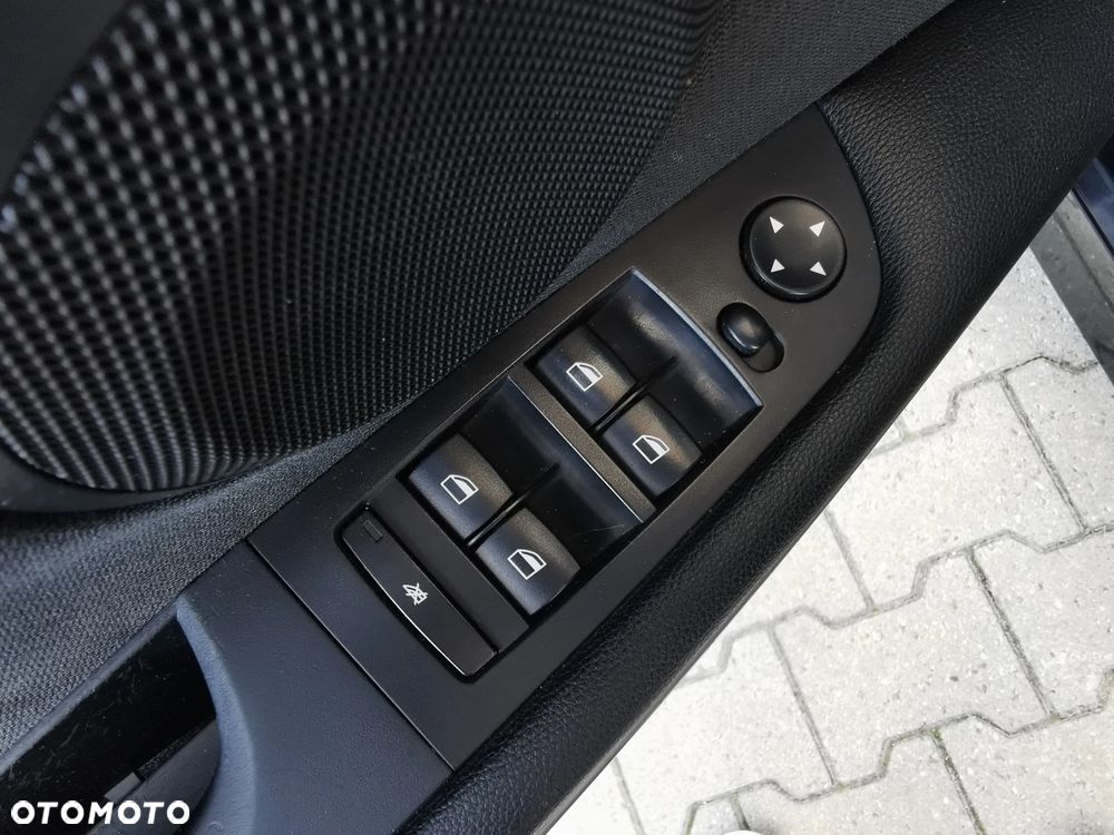BMW Seria 3 318d - 14