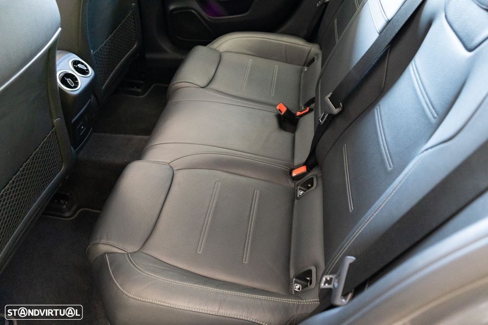 Mercedes-Benz A 250 Limousine e 8G-DCT AMG Line - 11