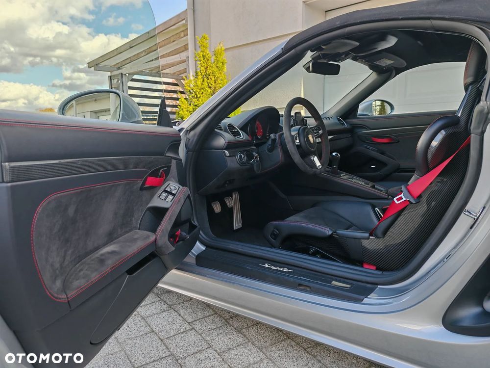 Porsche 718 Spyder ver-spyder - 16