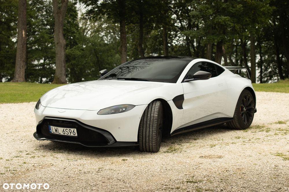 Aston Martin Vantage - 3
