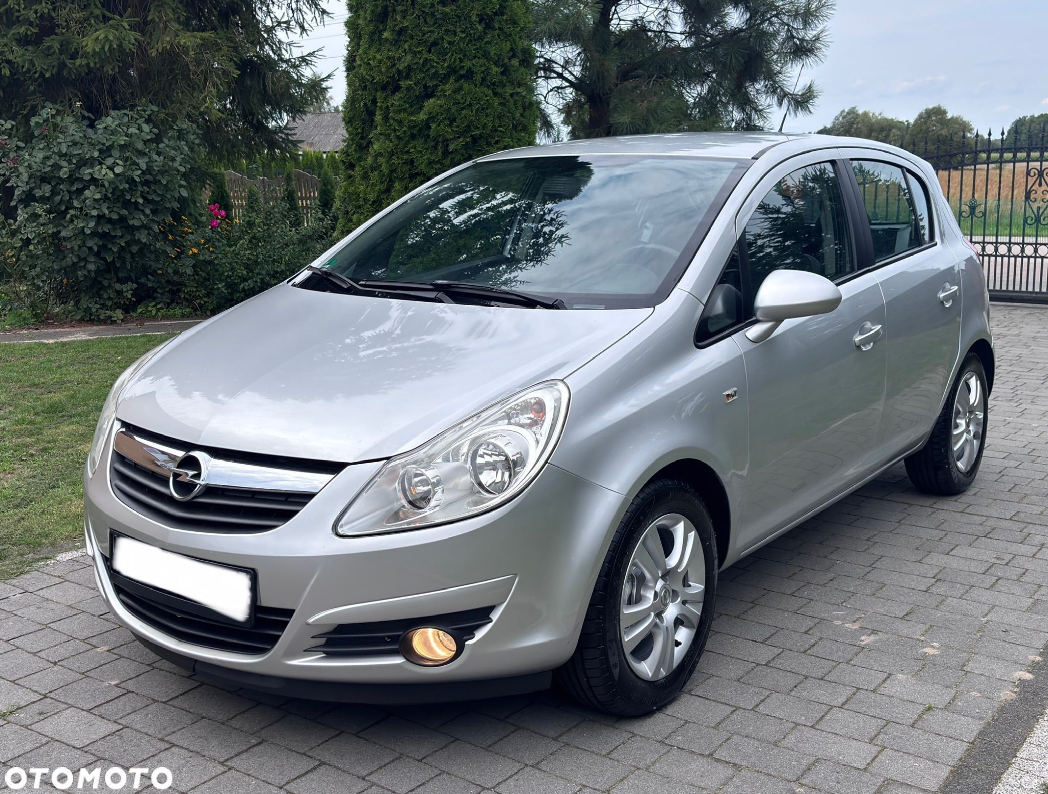 Opel Corsa 1.4 16V Cosmo - 1