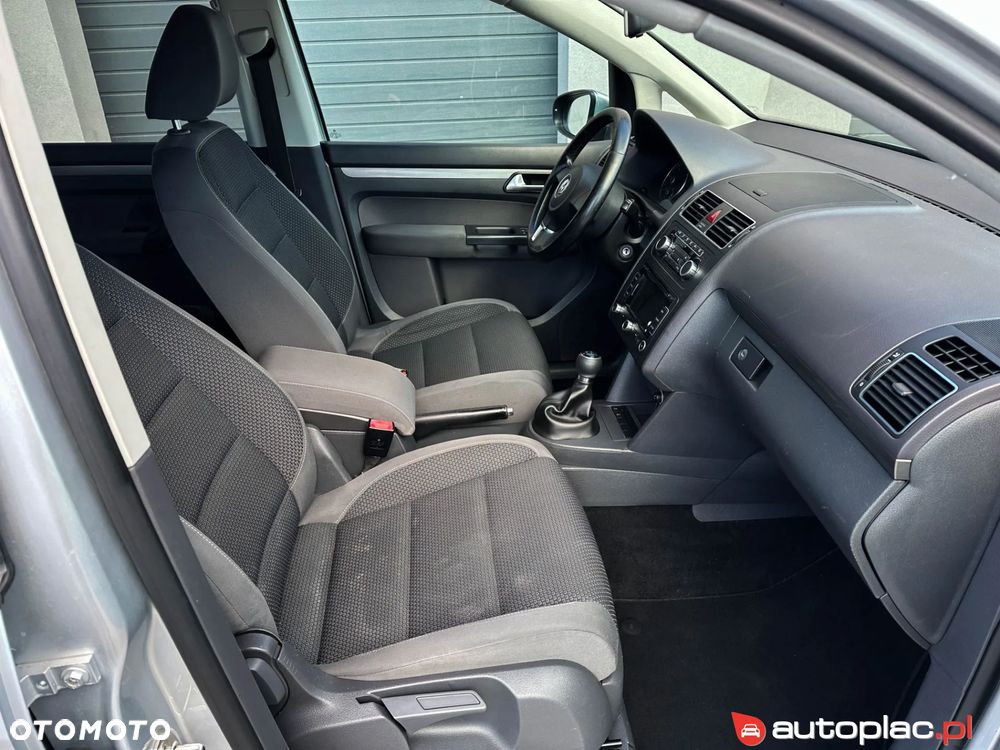 Volkswagen Touran - 26