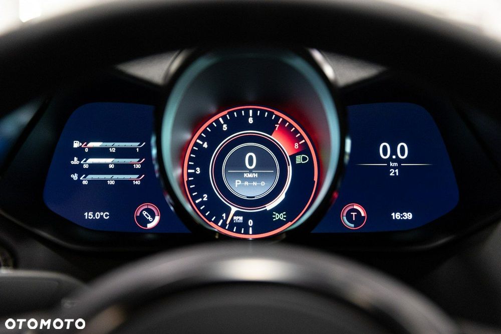 Aston Martin Vantage - 39