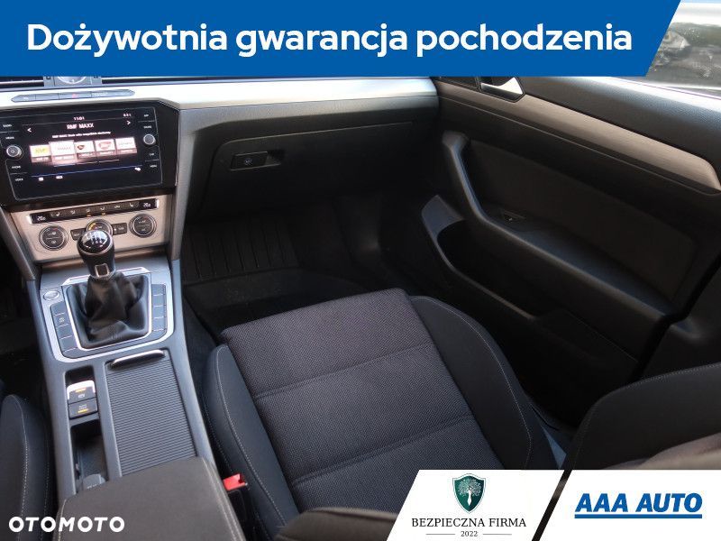 Volkswagen Passat Variant - 10