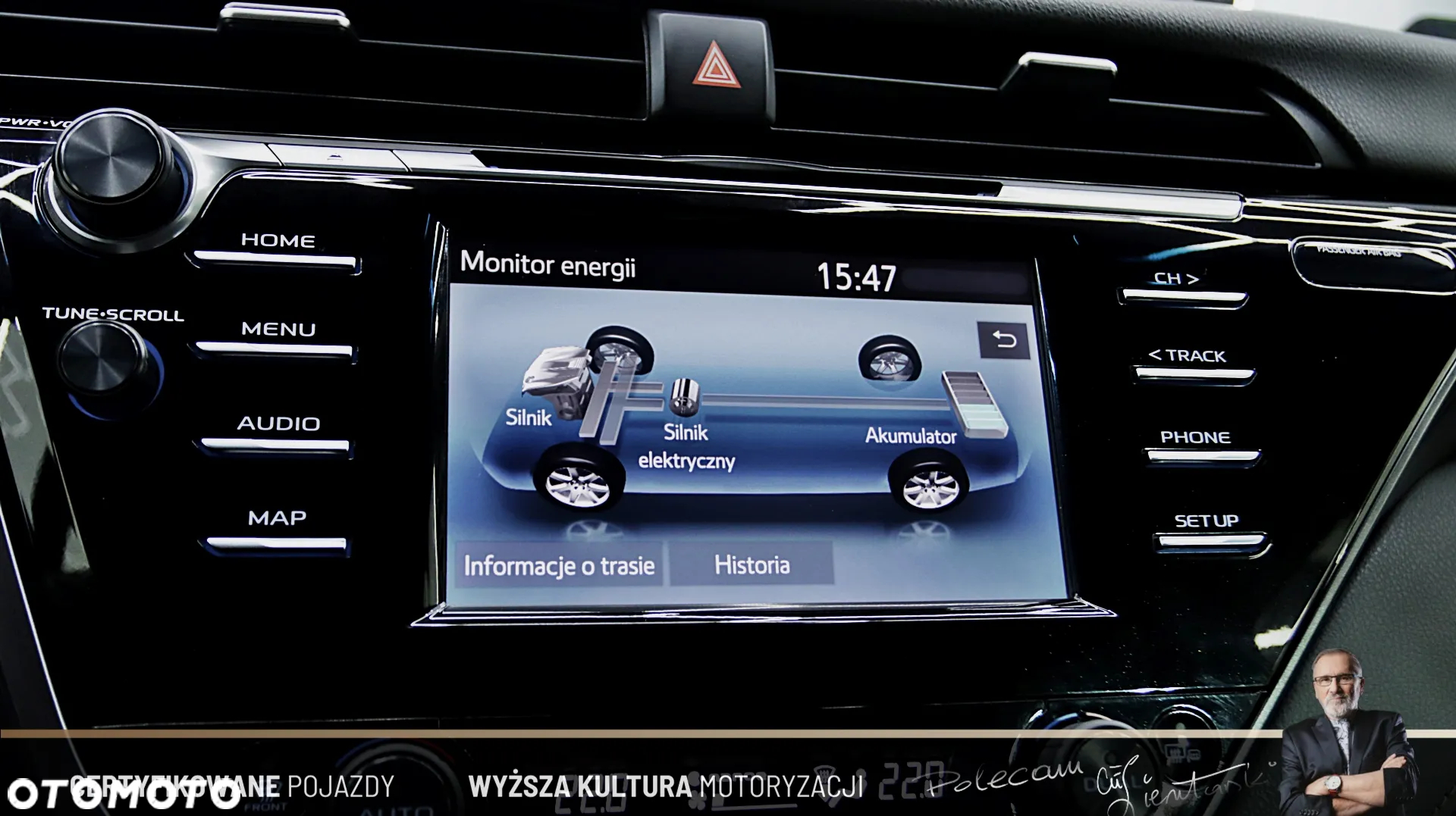Toyota Camry 2.5 Hybrid Comfort CVT - 28