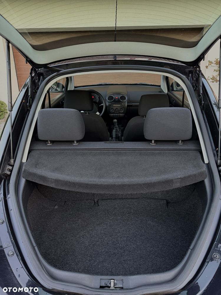 Volkswagen New Beetle - 13