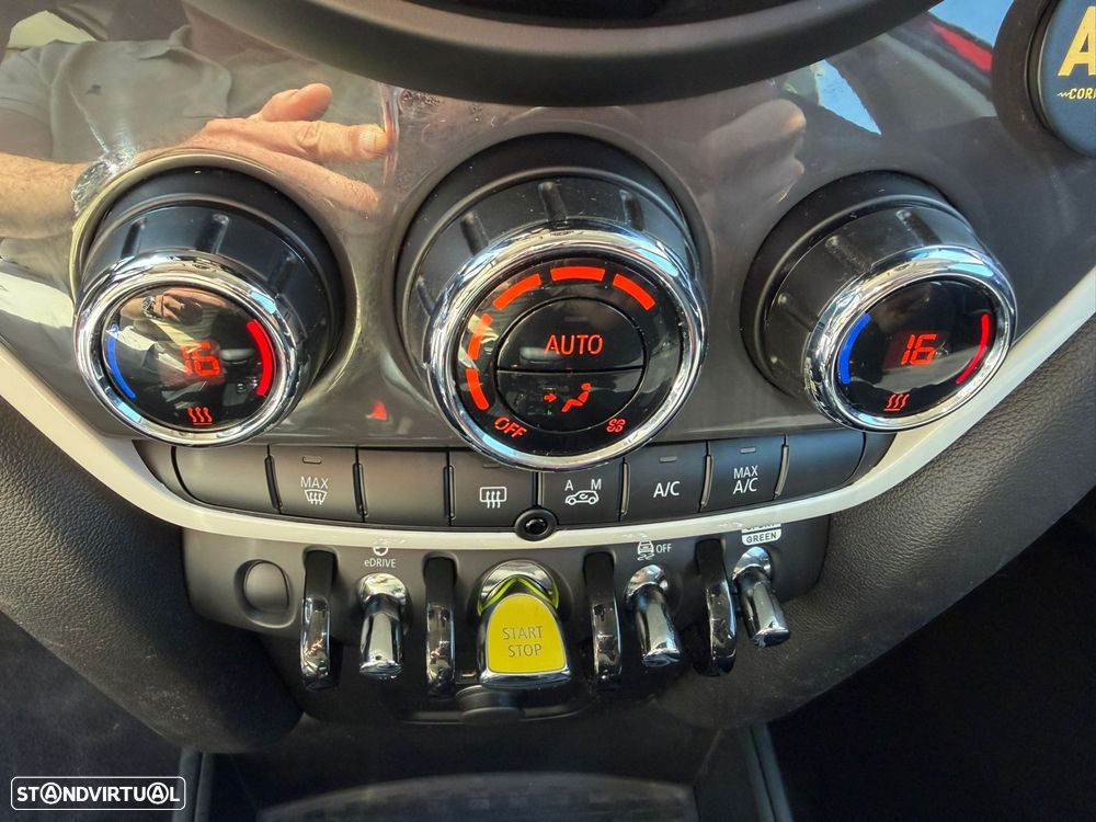 MINI Countryman Cooper SE ALL4 Auto - 17