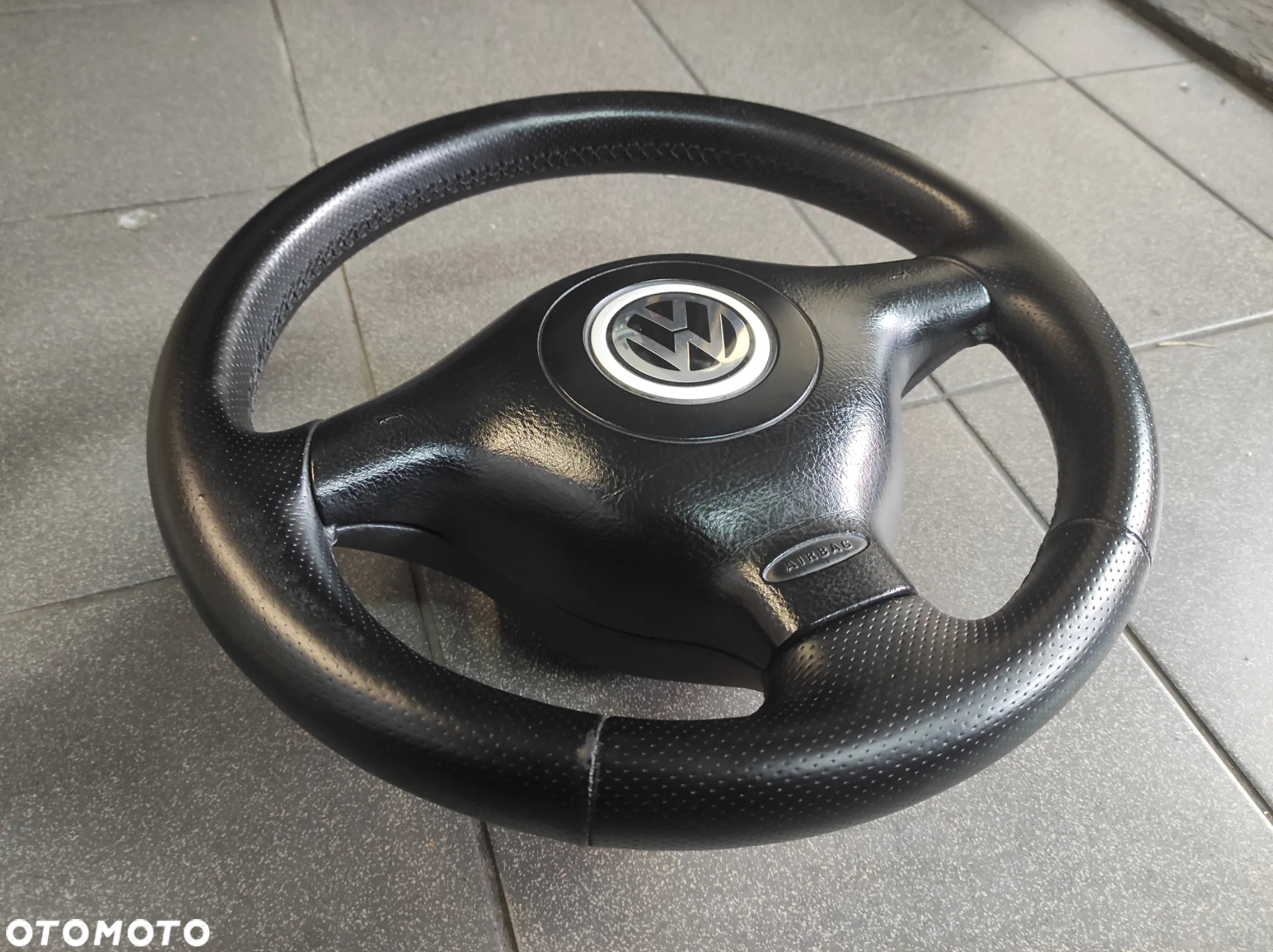 KIEROWNICA 3 RAMIENNA SKÓRA SKÓRZANA PIKOWANA VW PASSAT B5 BORA GOLF 4 POLO WYSYŁKA !!! - 2