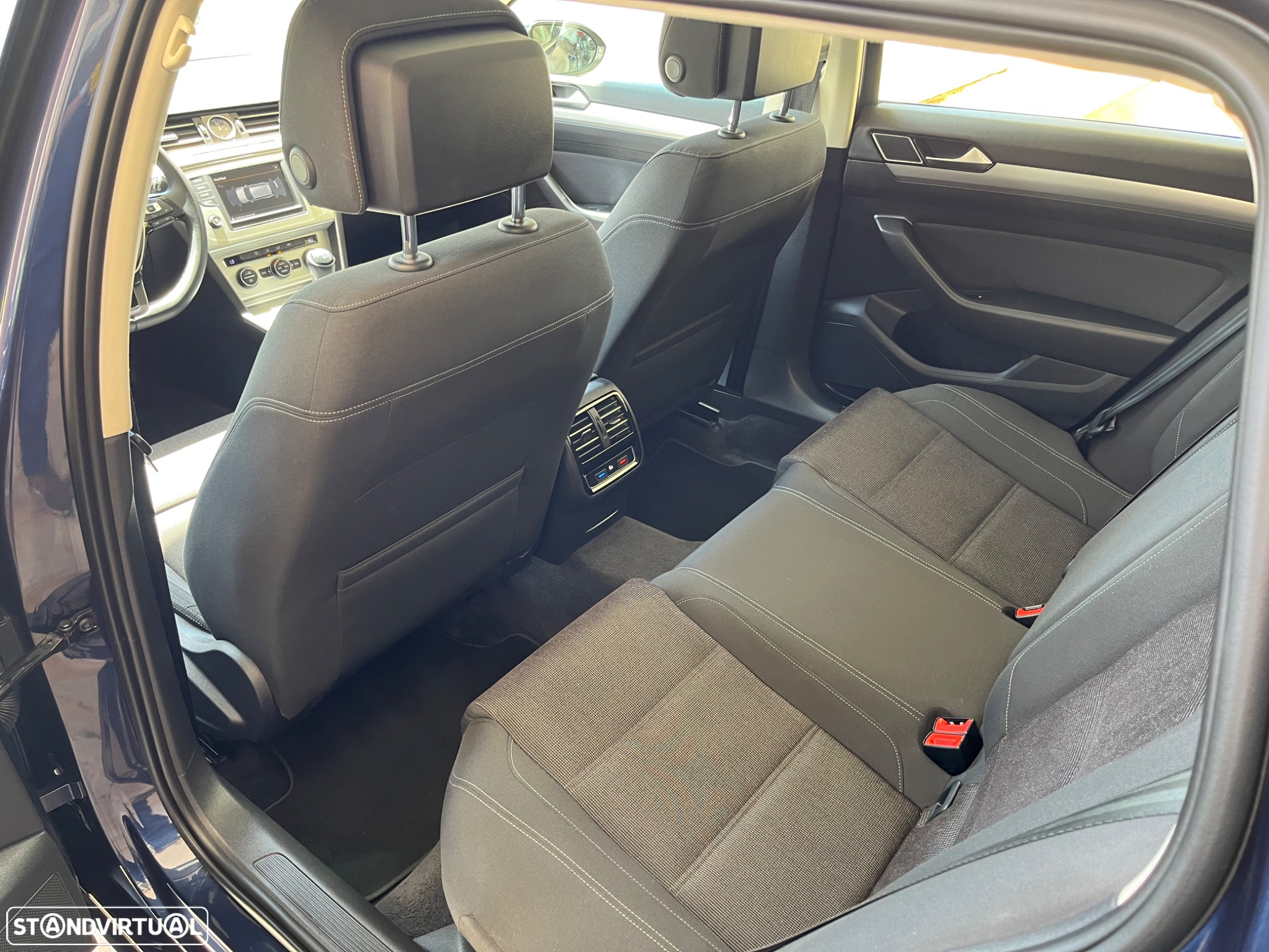 VW Passat Variant 1.6 TDI Confortline - 24