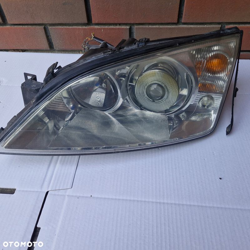 Lampa PRZEDNIA Lewa Ford Mondeo III XENON 06r. KOMPLETNA - 1