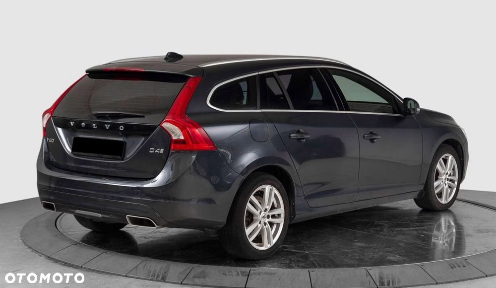 Volvo V60 D4 AWD Geartronic R-Design - 8