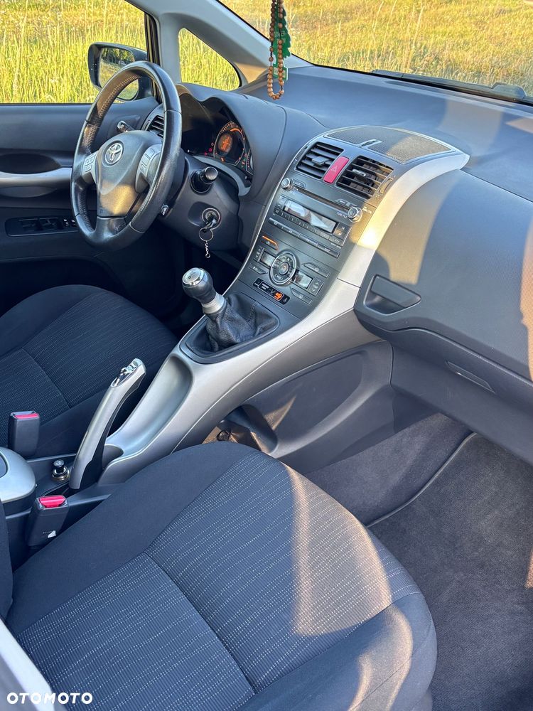 Toyota Auris 1.6 VVT-i Terra - 10