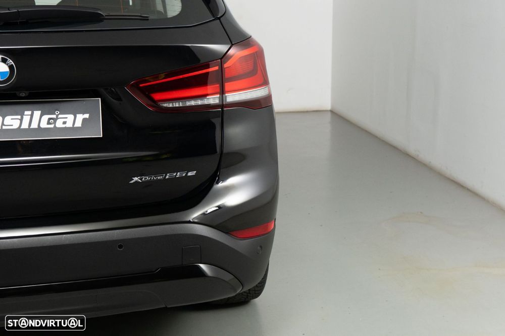 BMW X1 25 e xDrive Corporate Edition - 16