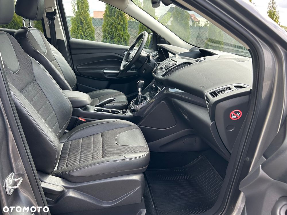 Ford Kuga 2.0 TDCi 4x4 Titanium - 9