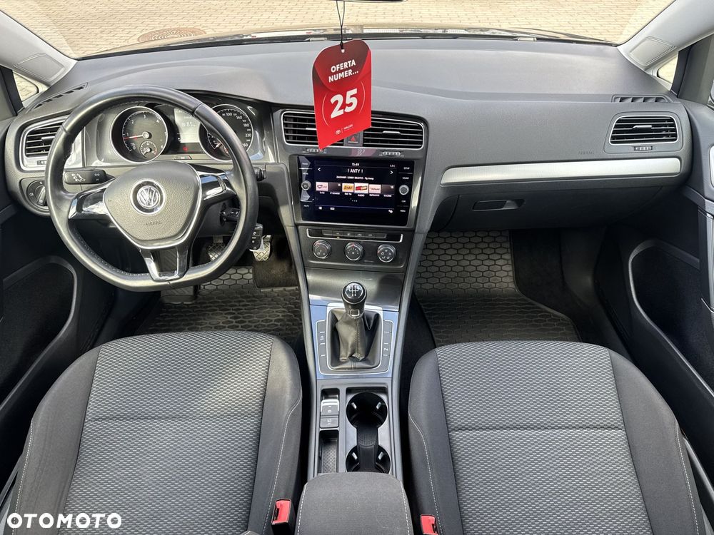 Volkswagen Golf - 10