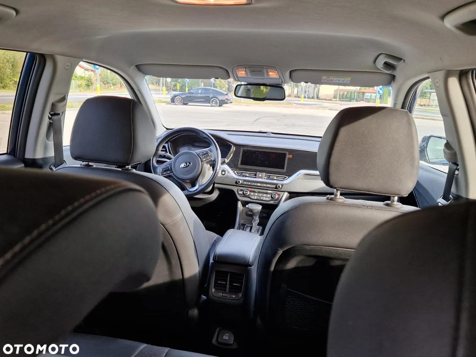 Kia Niro 1.6 GDI Hybrid L Business Line - 13