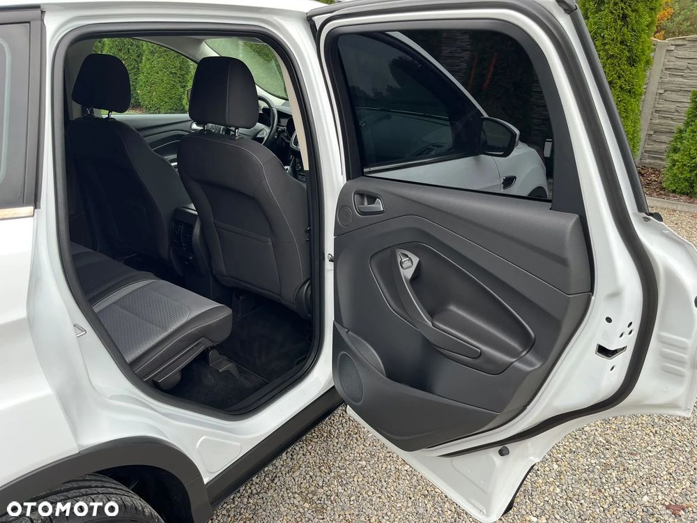 Ford Kuga - 31