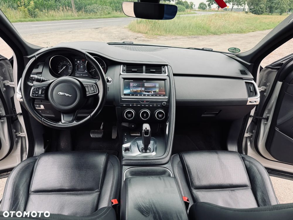 Jaguar E-Pace - 16