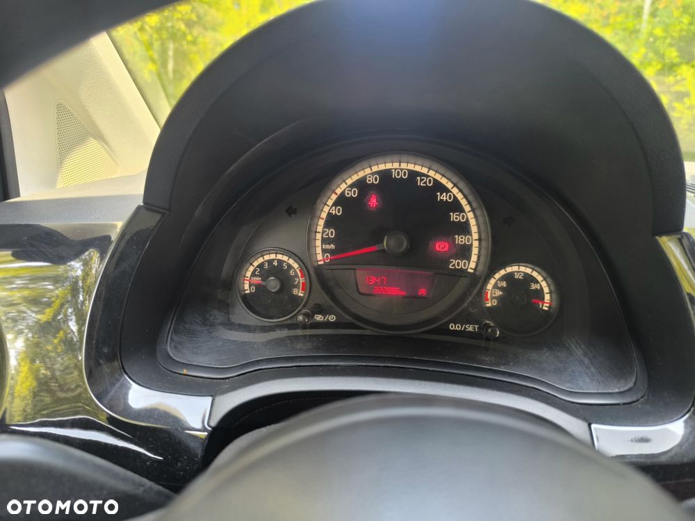 Volkswagen up! - 5