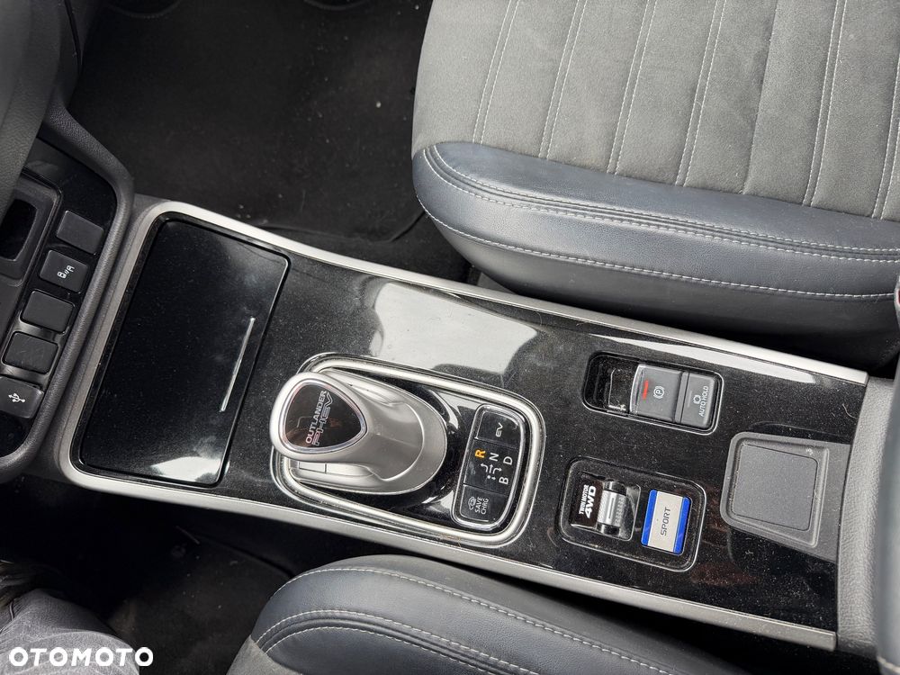 Mitsubishi Outlander 2.4 4WD Diamant - 10