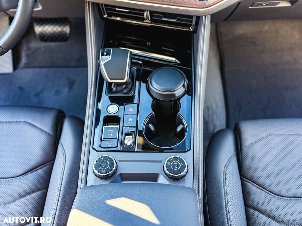 Volkswagen Touareg V6 TDI 4MOTION Elegance - 17