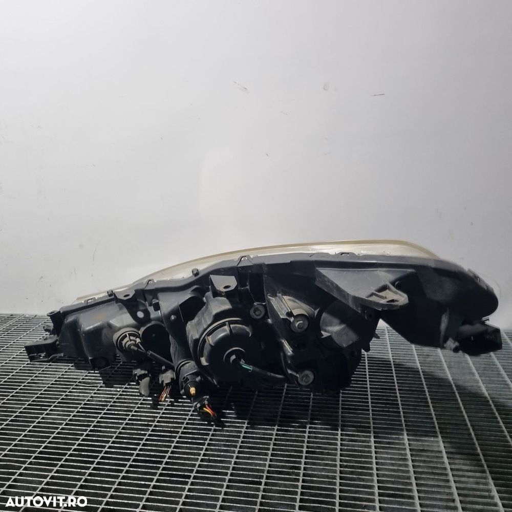 Far Dreapta Citroen C - Crosser 2007 - 2012 SUV 4 Usi (1364) Cu lupă - 3