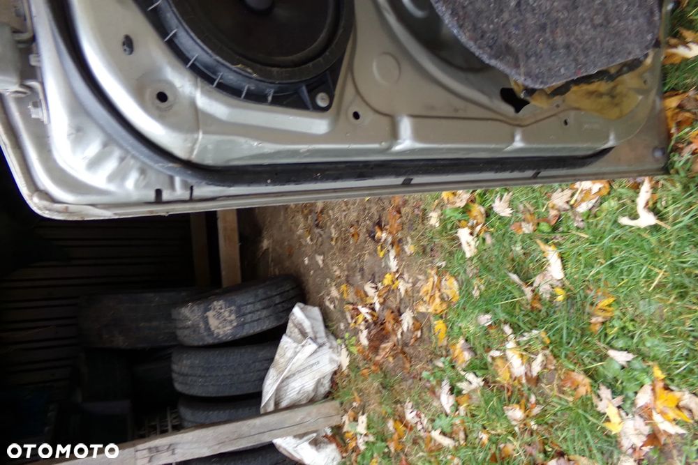 Drzwi prawe przednie 1D9 Toyota Corolla Verso E12 - 5
