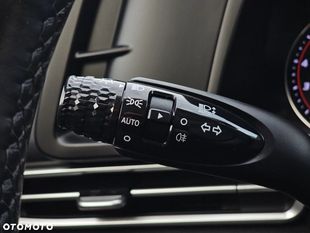 Hyundai Elantra 1.6 Smart - 16