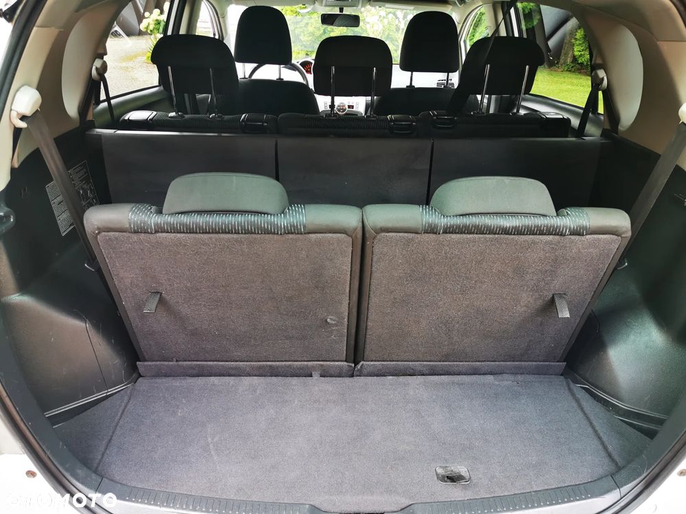 Toyota Verso 1.8 Premium 7os - 16